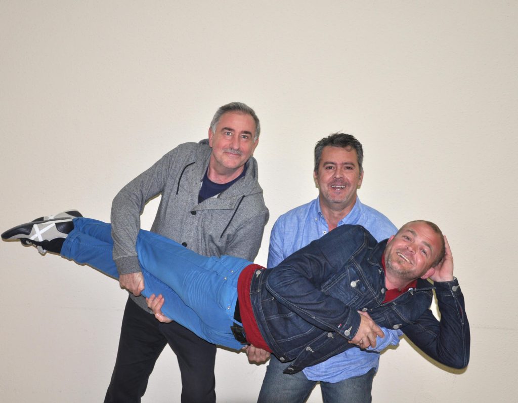 Tu y yo somos tres Tu y yo somos tres